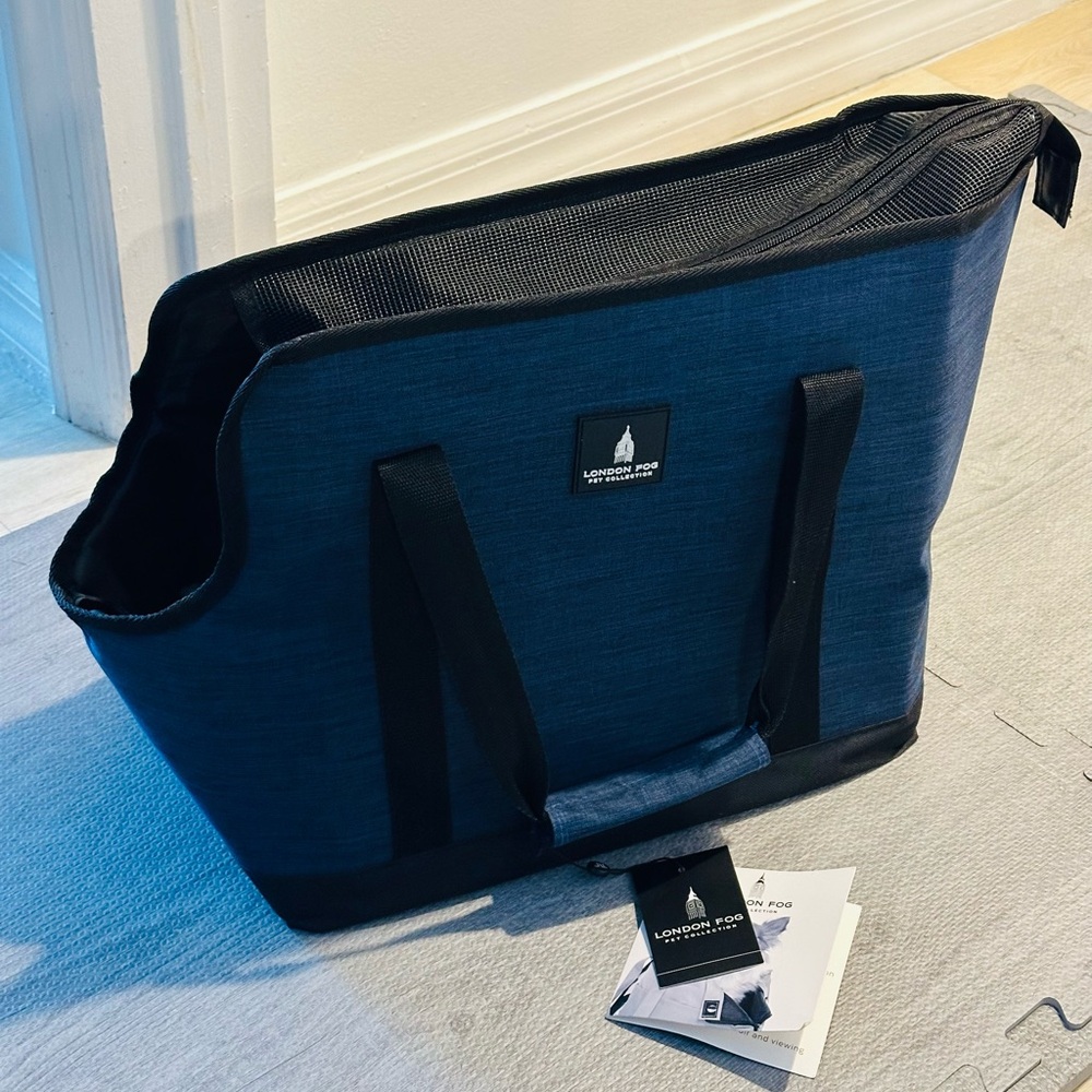 London Fog Dark Blue small breed Pet  Travel Tote